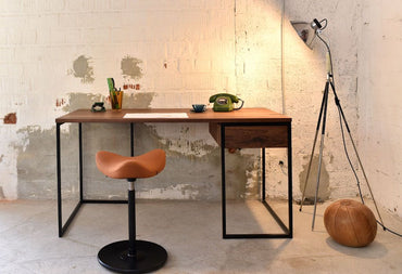 Schreibtisch Orbit mit Schublade, Nussbaum, 150/75 cm
