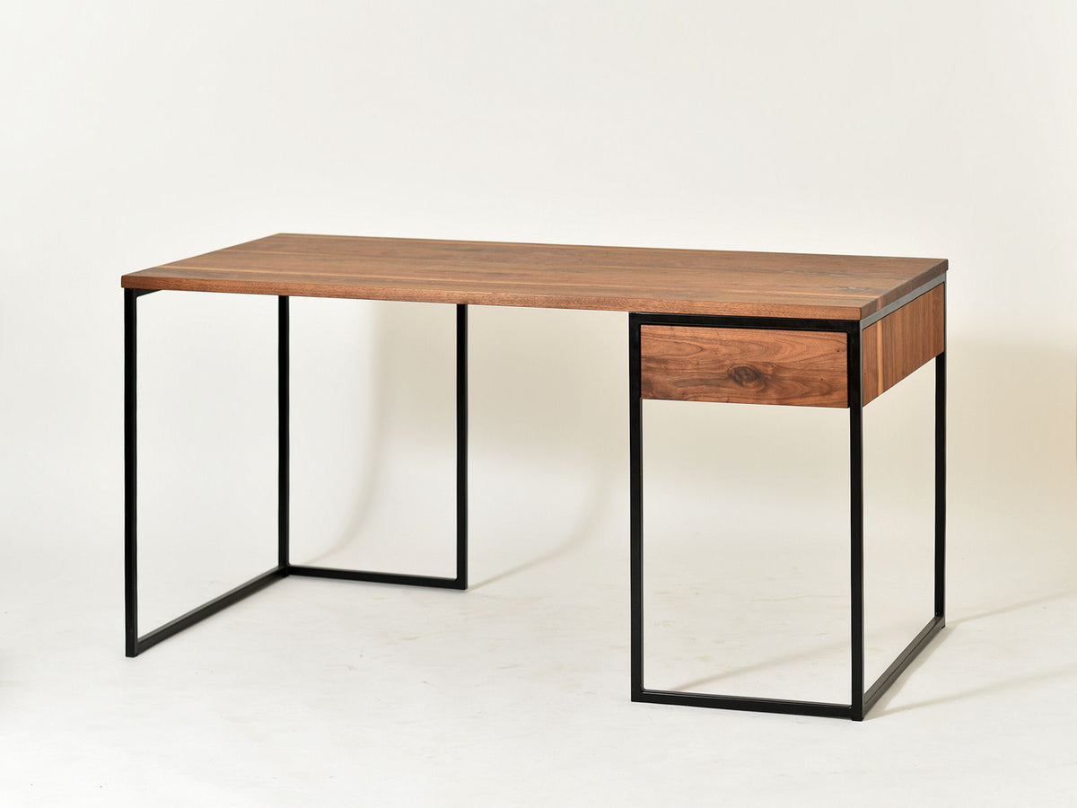 Schreibtisch Orbit mit Schublade, Nussbaum, 150/75 cm