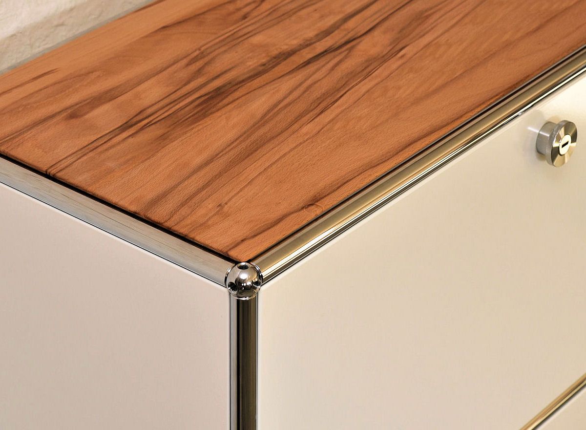 "real WOOD on TOP"