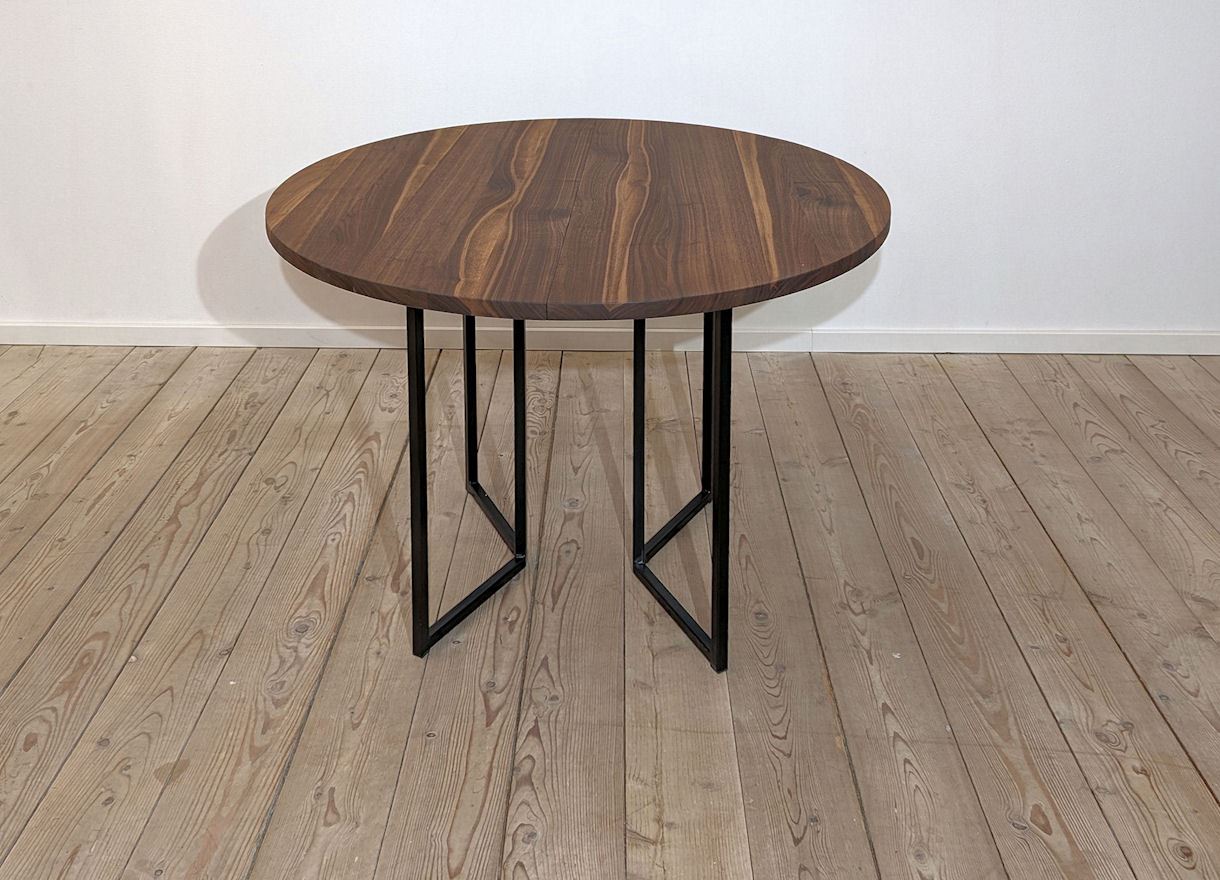Tisch Orbis, am. Nussbaum, D 100 cm