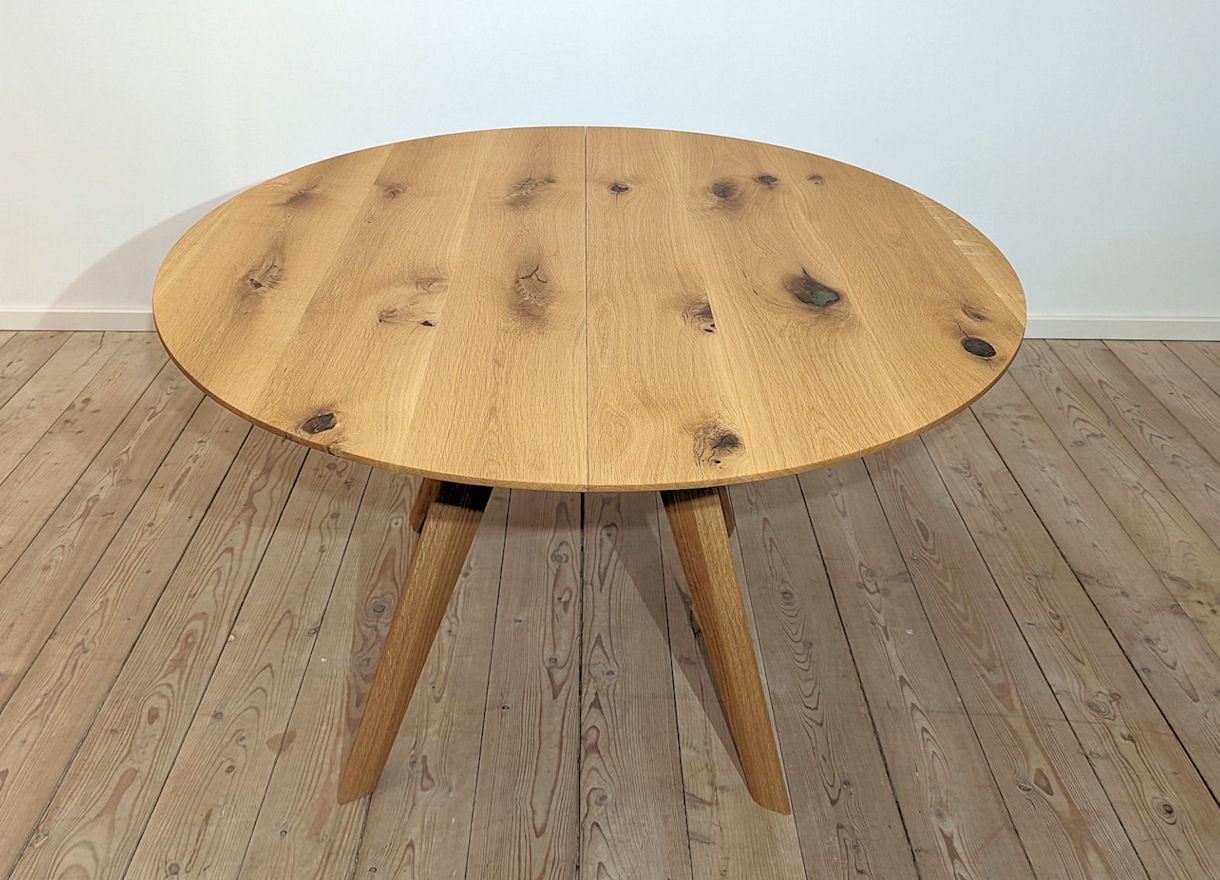 Tisch Sfer, Wildeiche, D 130 cm