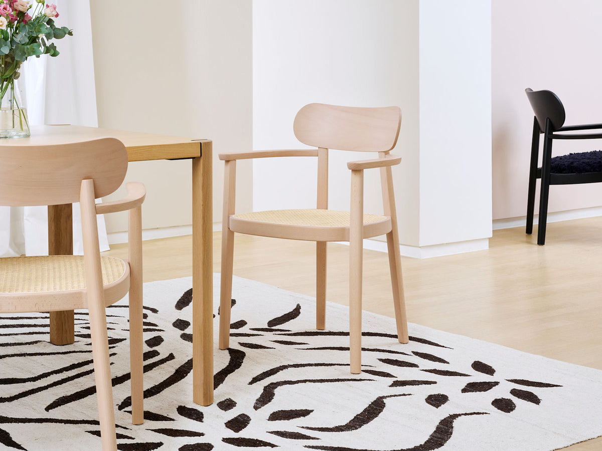 Stuhl Thonet 118 Buche - mit Armlehnen