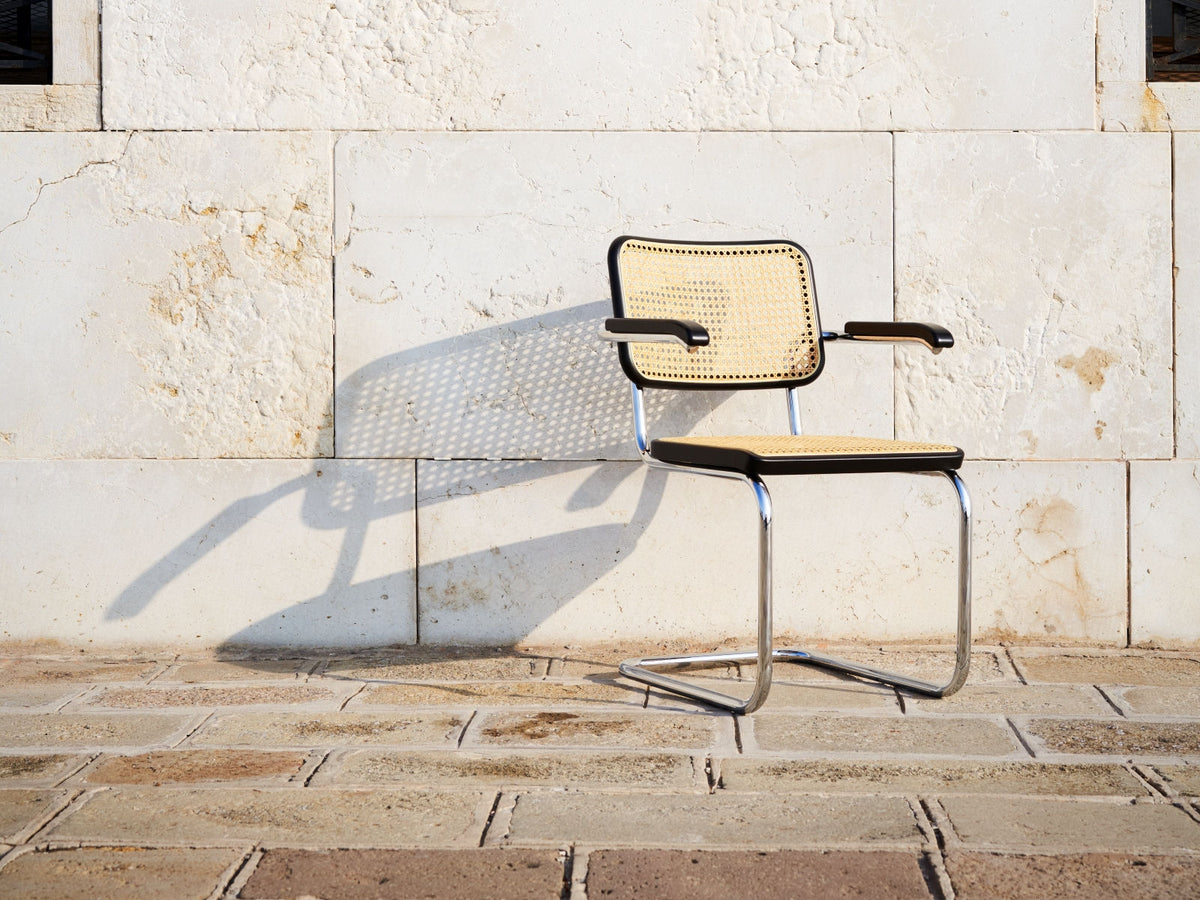 Freischwinger Thonet S 64 Schwarz - mit Armlehnen