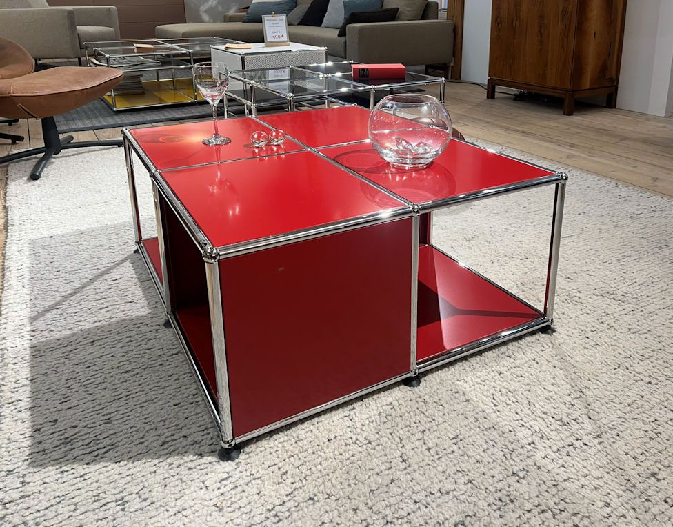 Couchtisch USM Rubinrot