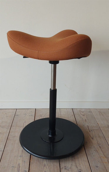 Hocker Move Compact mit Sattelsitz